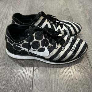 Nike Women's Free 5.0 TR Fit 5 PRT Black/White Polka Dot Sneakers Size 10